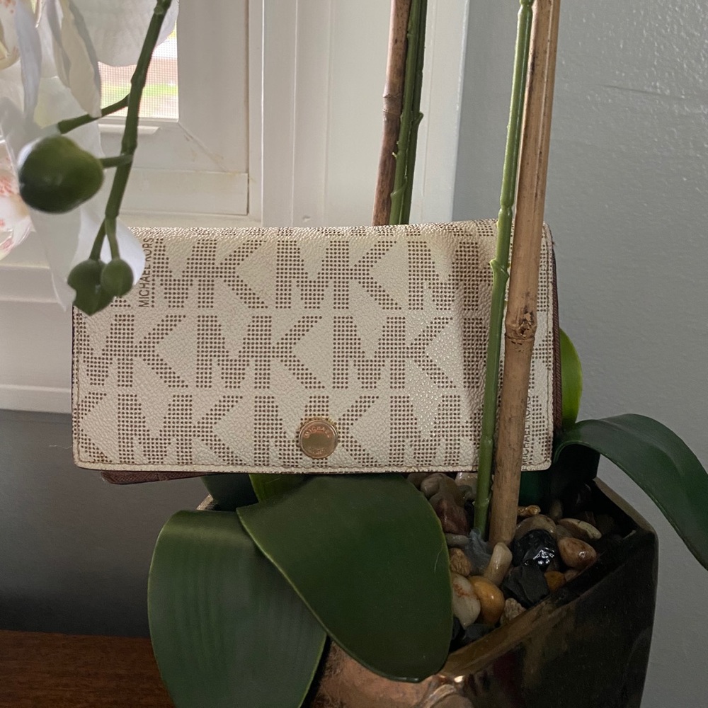 michael kors wallet